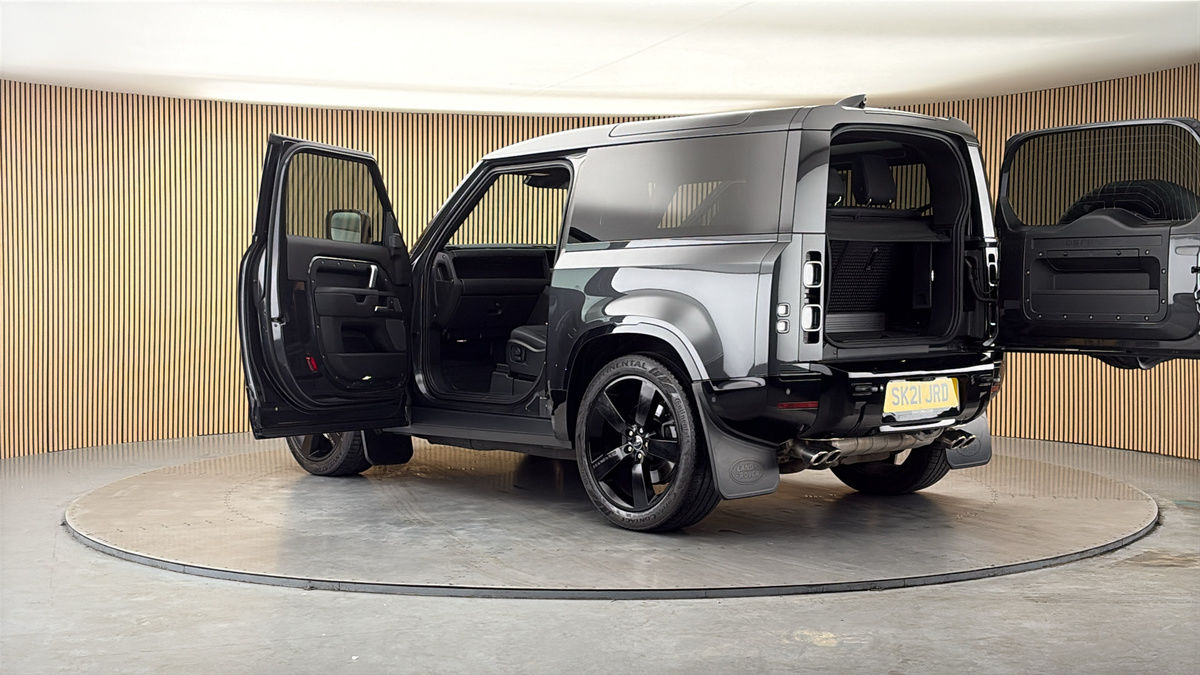 More views of Land Rover Defender 90