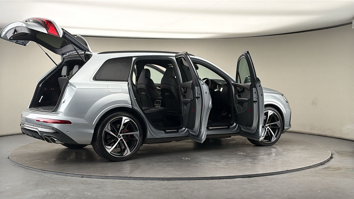 More views of Audi SQ7