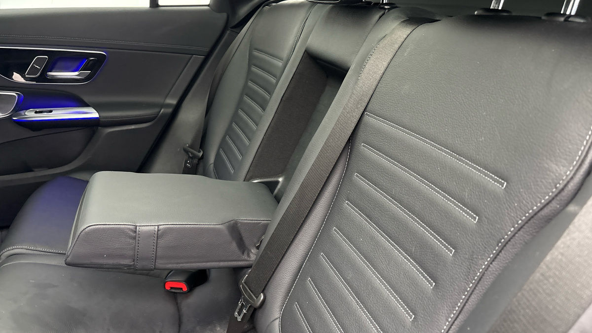 Mercedes-Benz GLC Image 9