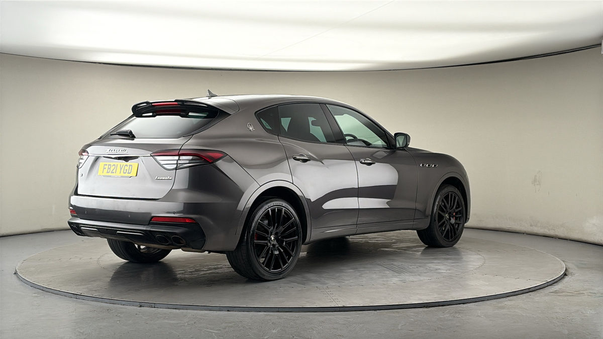Maserati Levante Image 21