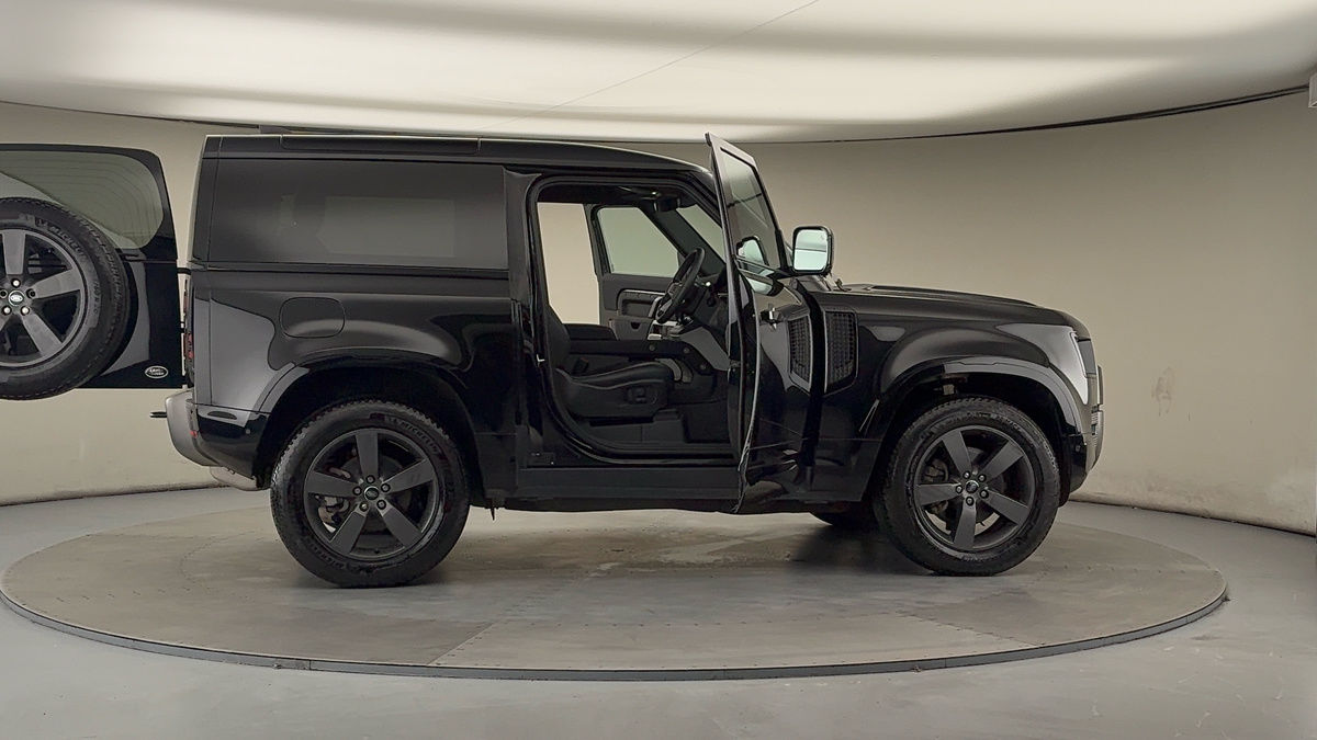 More views of Land Rover Defender 90