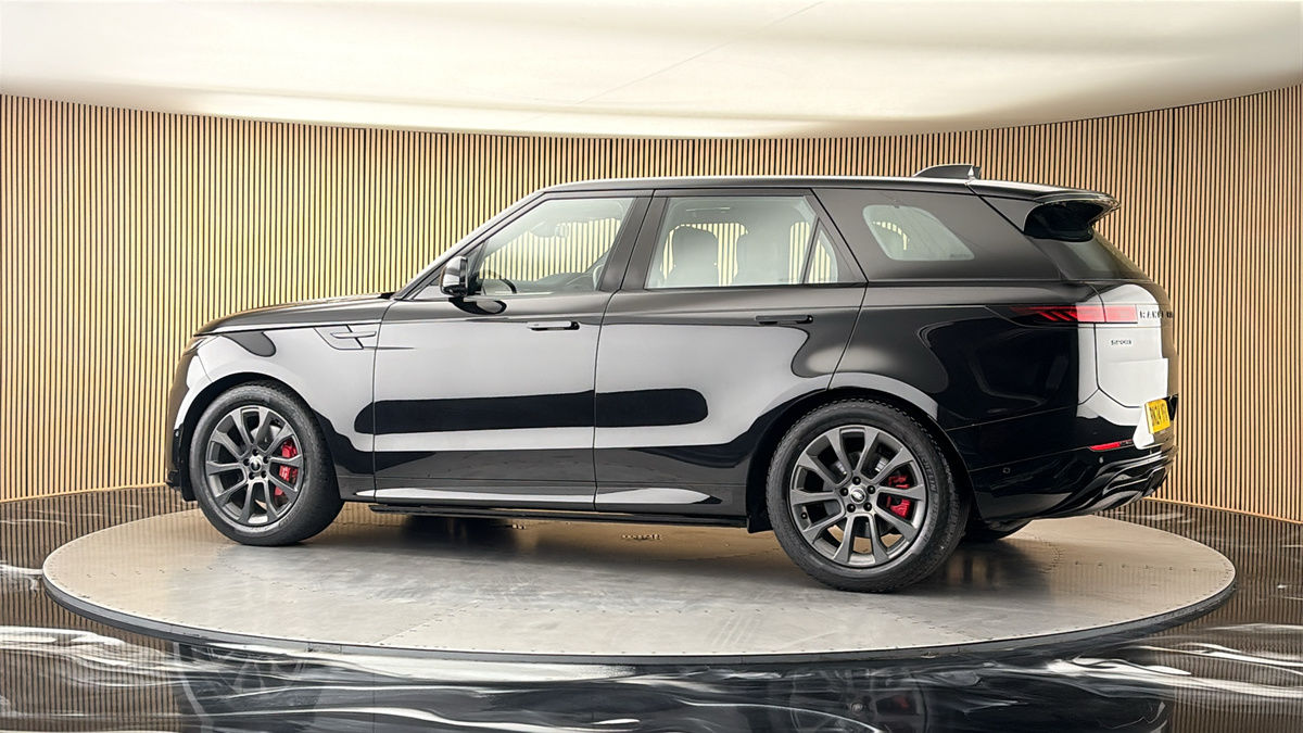 More views of Land Rover Range Rover Sport