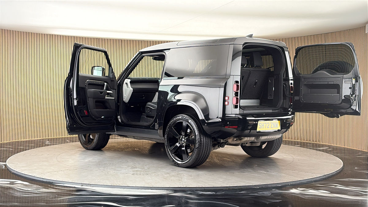 More views of Land Rover Defender 90