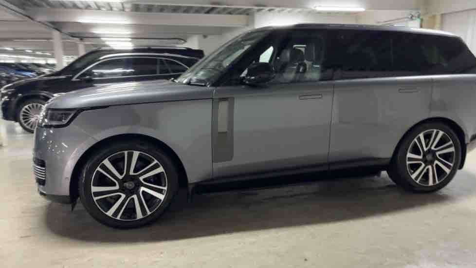 More views of Land Rover Range Rover