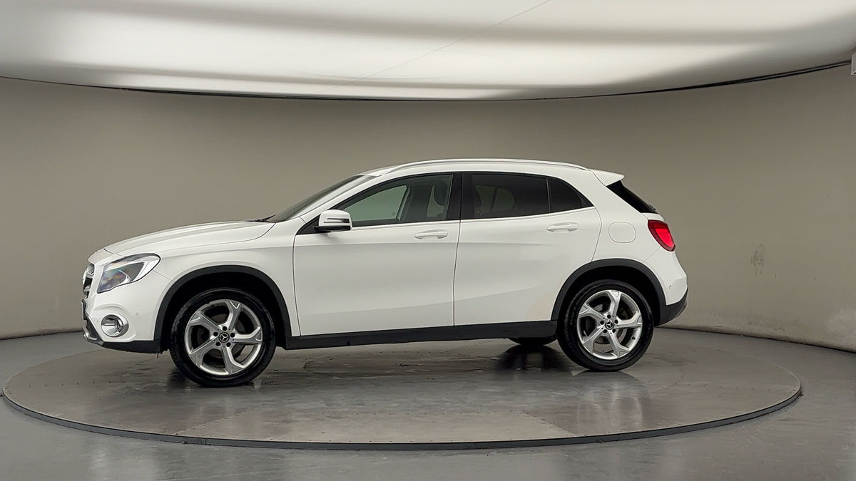 More views of Mercedes-Benz GLA
