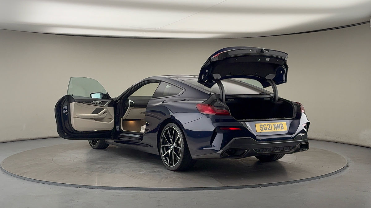 BMW 8 Series Image 23