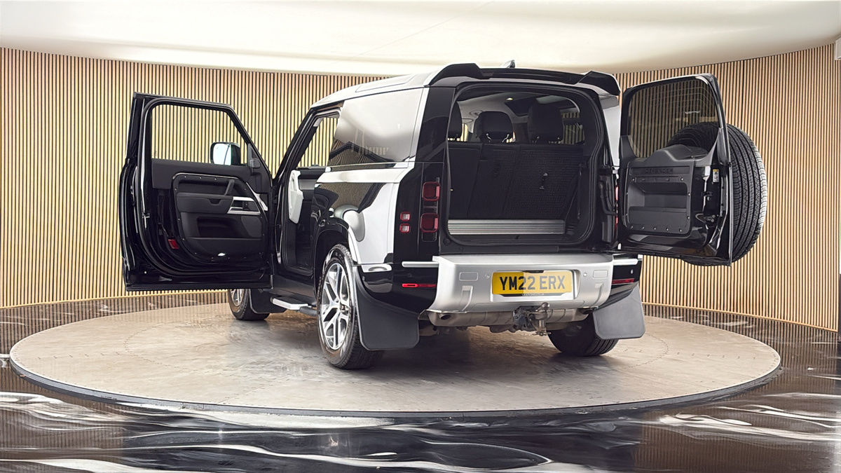 More views of Land Rover Defender 90