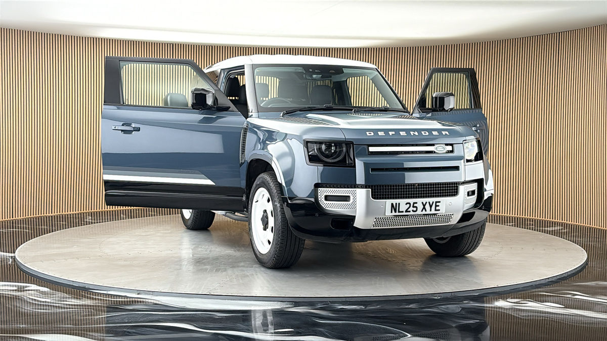 More views of Land Rover Defender 90