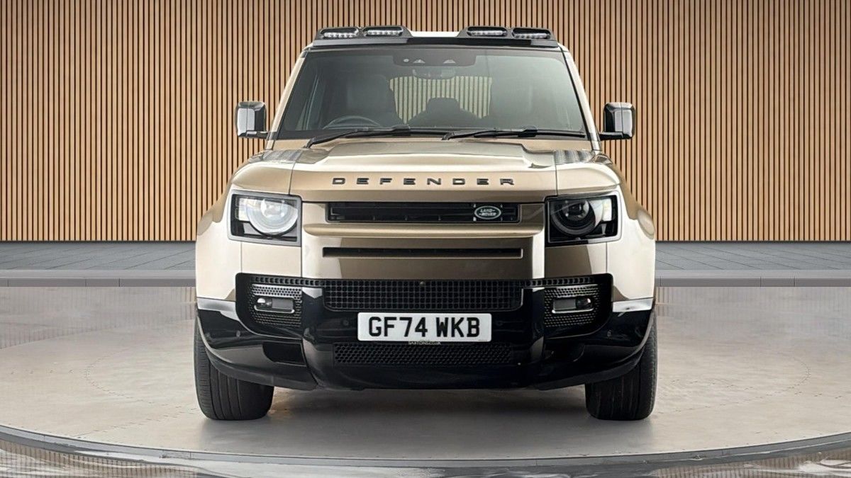 Land Rover Defender 110 Image 3