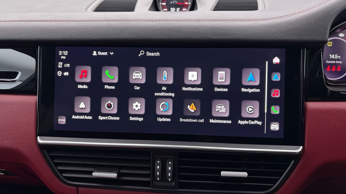 Porsche Cayenne Image 17