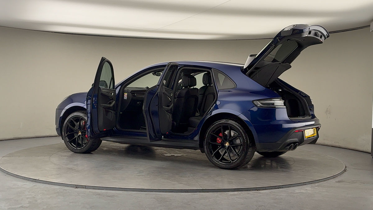 More views of Porsche Macan