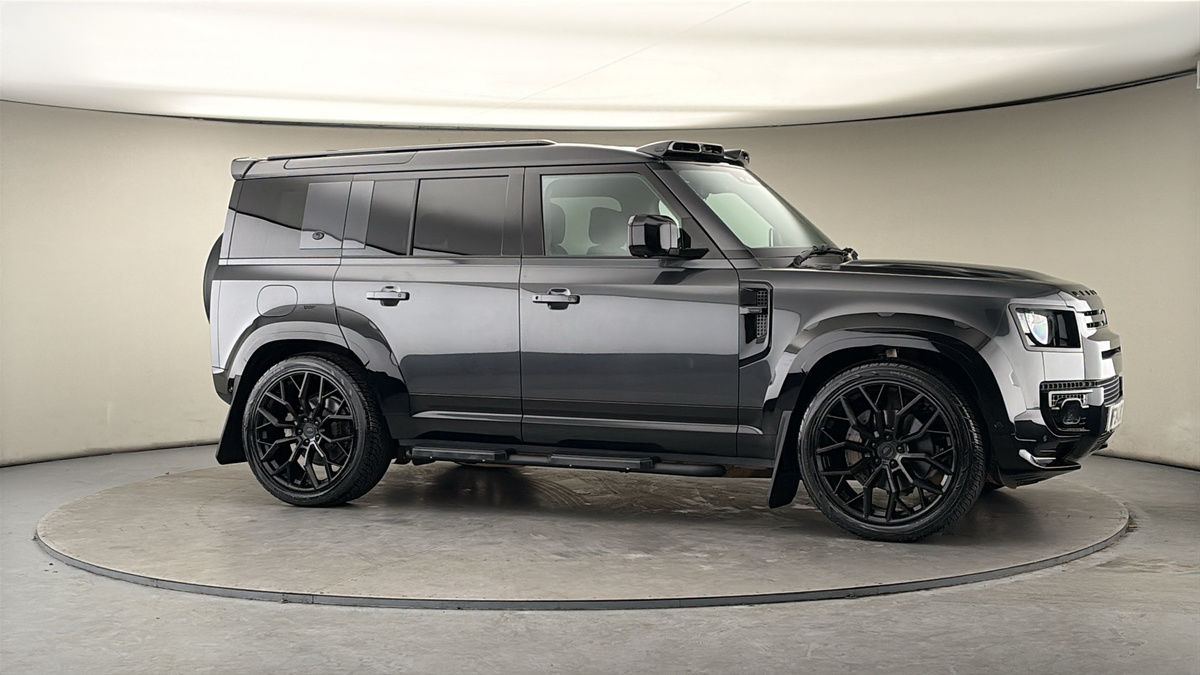 More views of Land Rover Defender 110