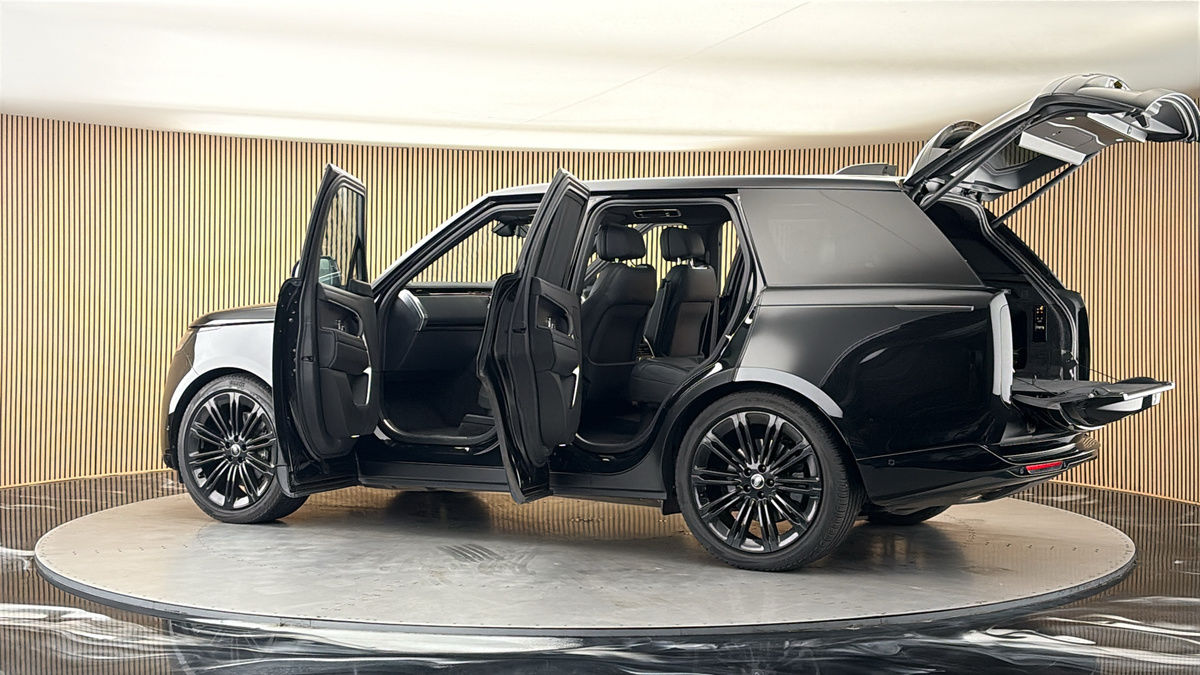 More views of Land Rover Range Rover