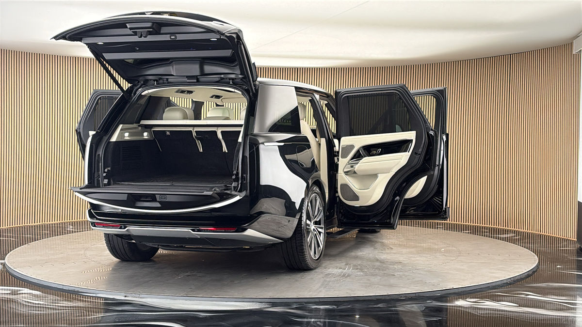 More views of Land Rover Range Rover