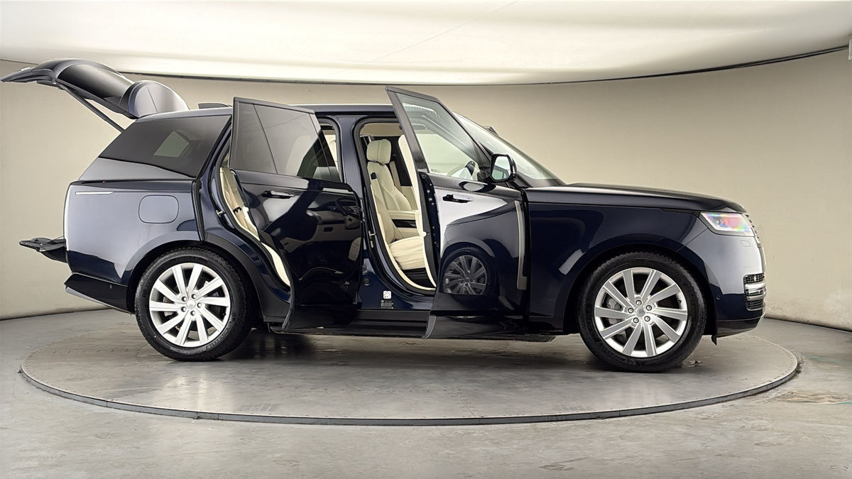 More views of Land Rover Range Rover