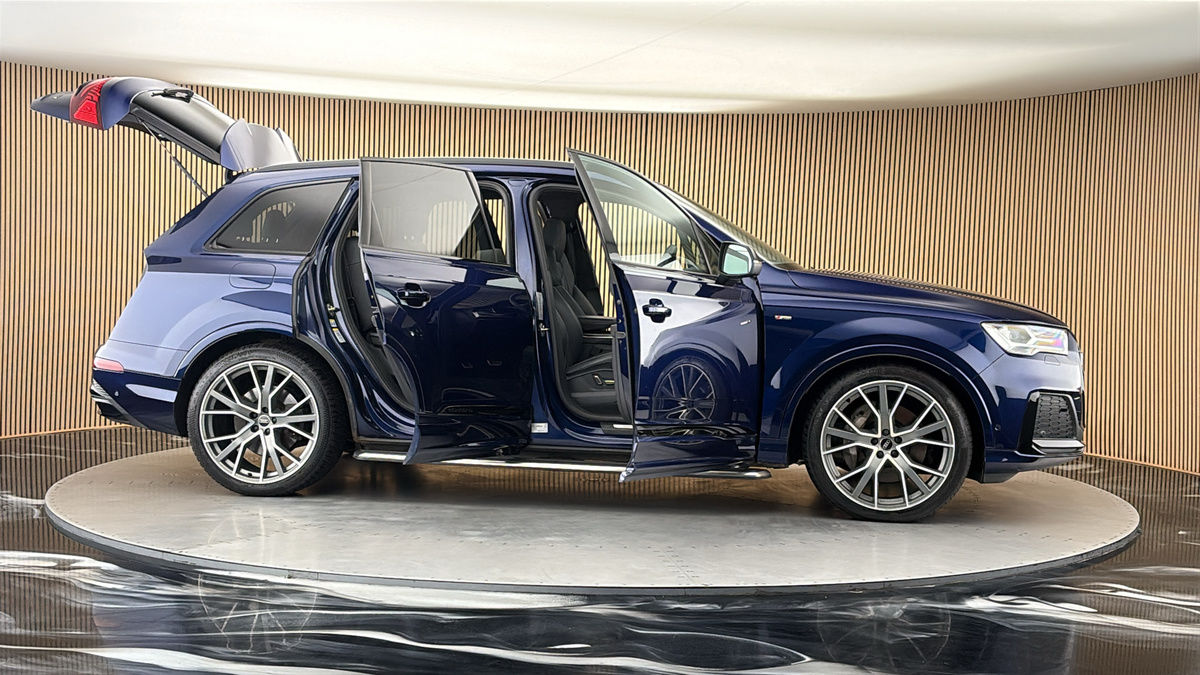 More views of Audi Q7