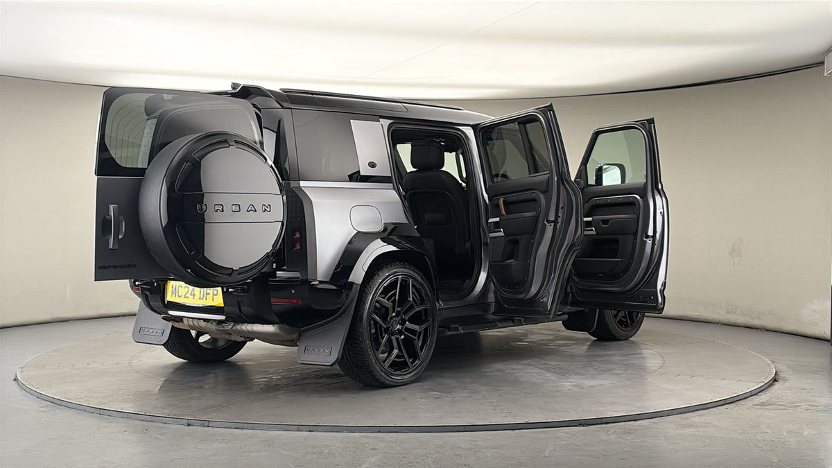 More views of Land Rover Defender 110