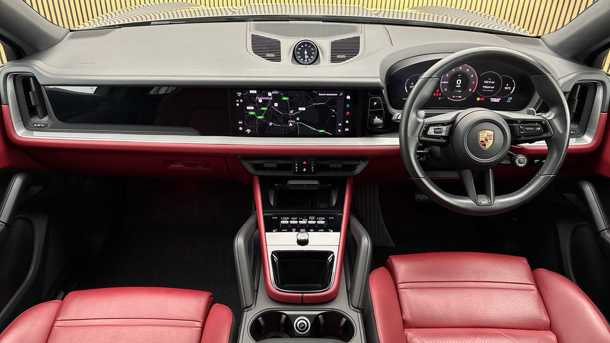 Porsche Cayenne Image 12