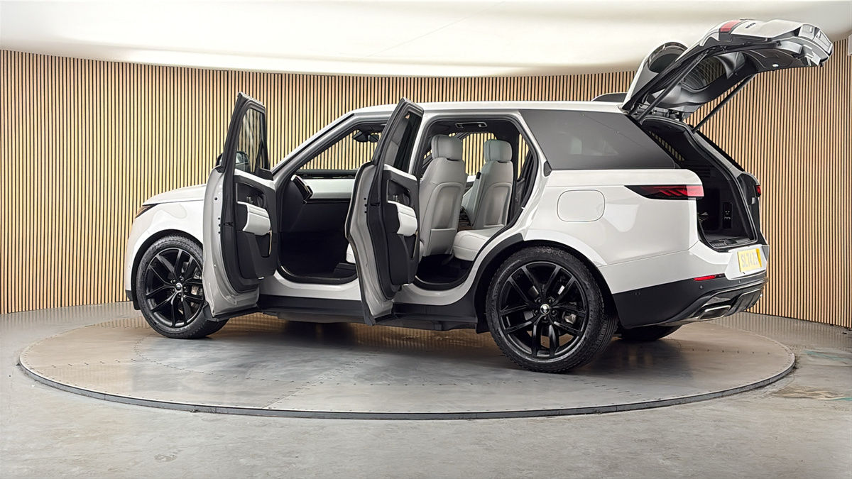 More views of Land Rover Range Rover Sport