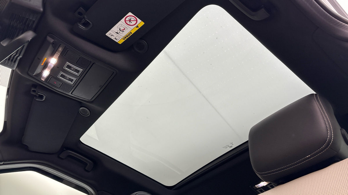 Land Rover Discovery Image 6