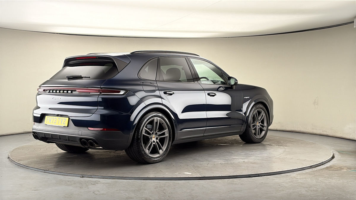 Porsche Cayenne Image 21