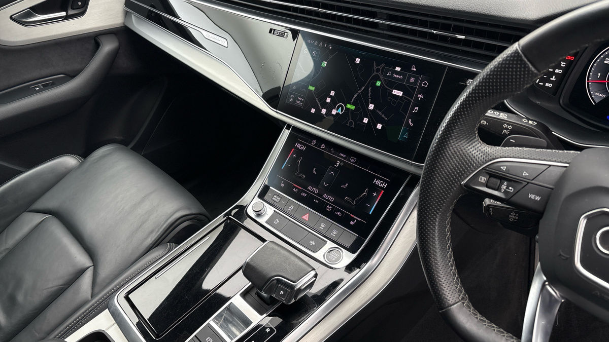 Audi Q7 Image 18
