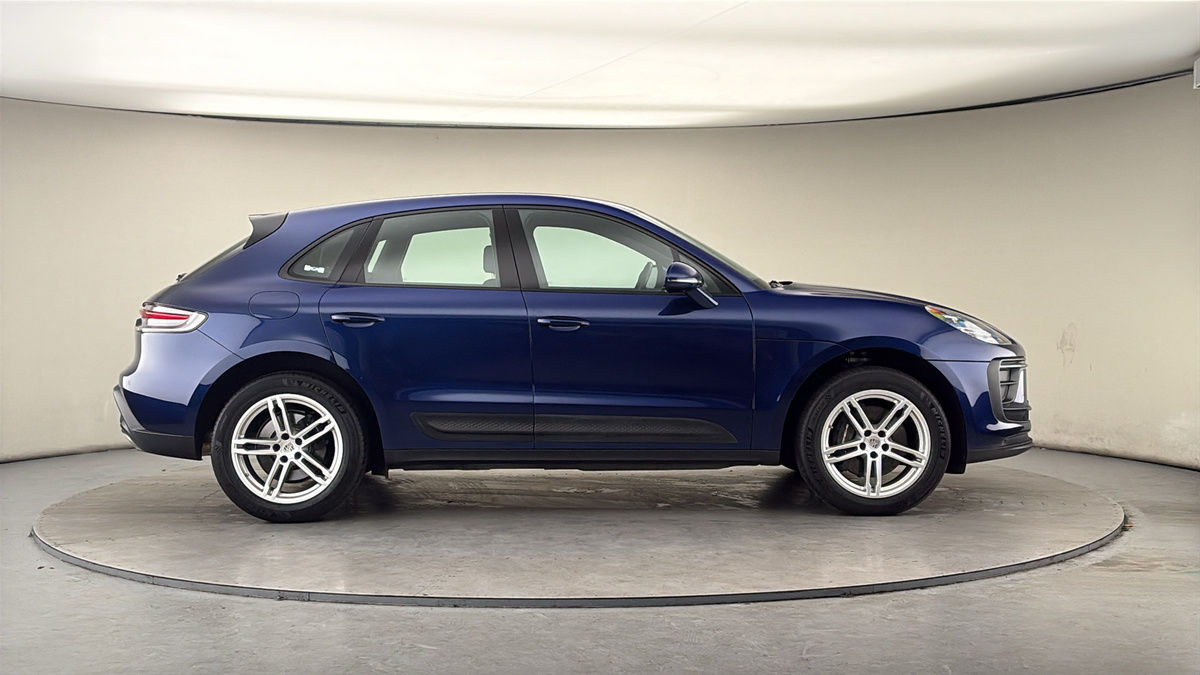 Porsche Macan Image 16