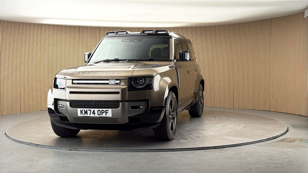 More views of Land Rover Defender 110