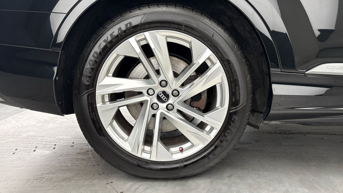 Audi Q7 Image 10