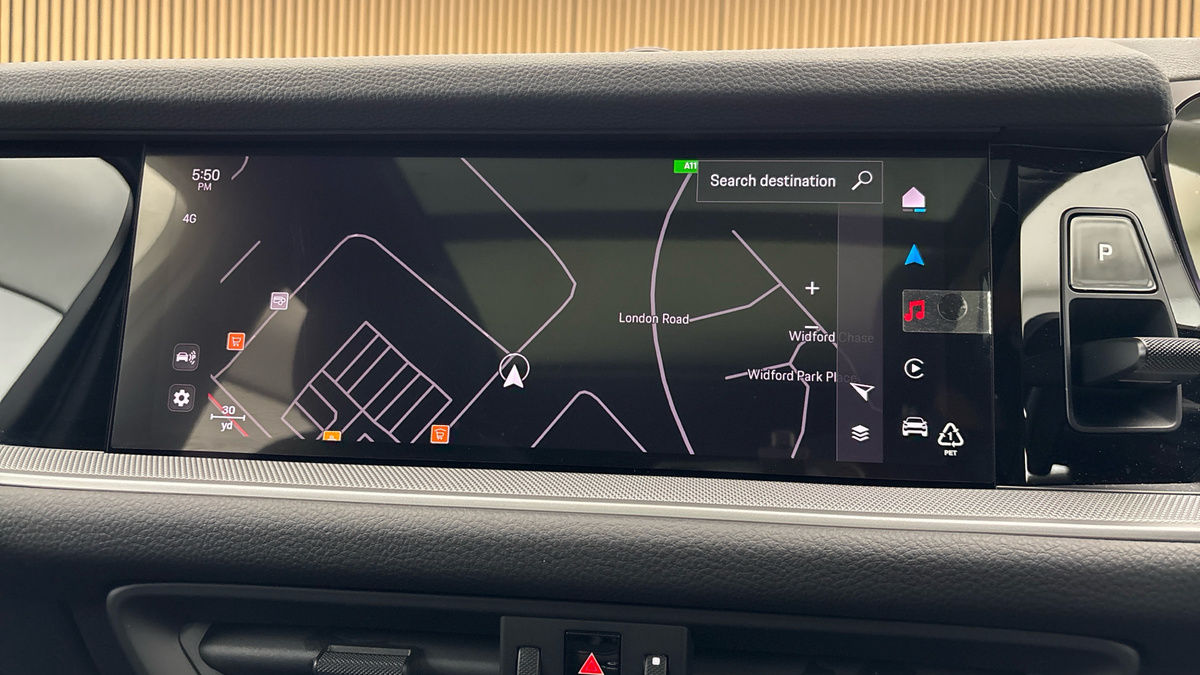 Porsche Cayenne Image 17