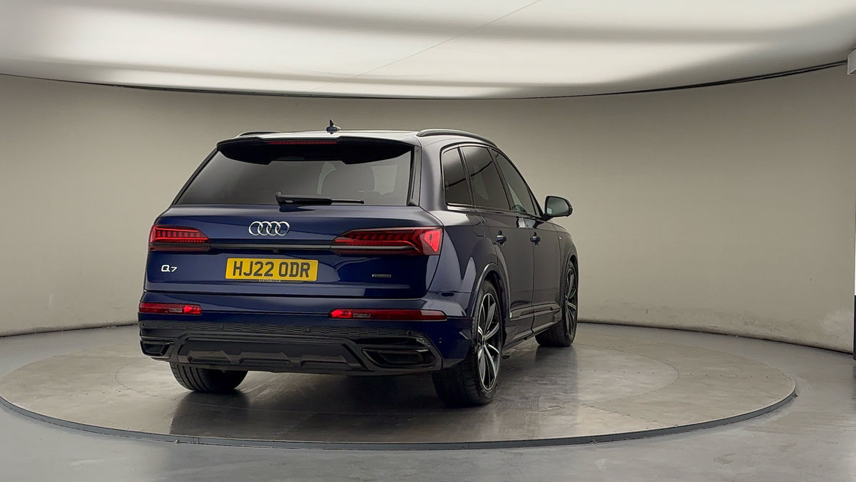 More views of Audi Q7