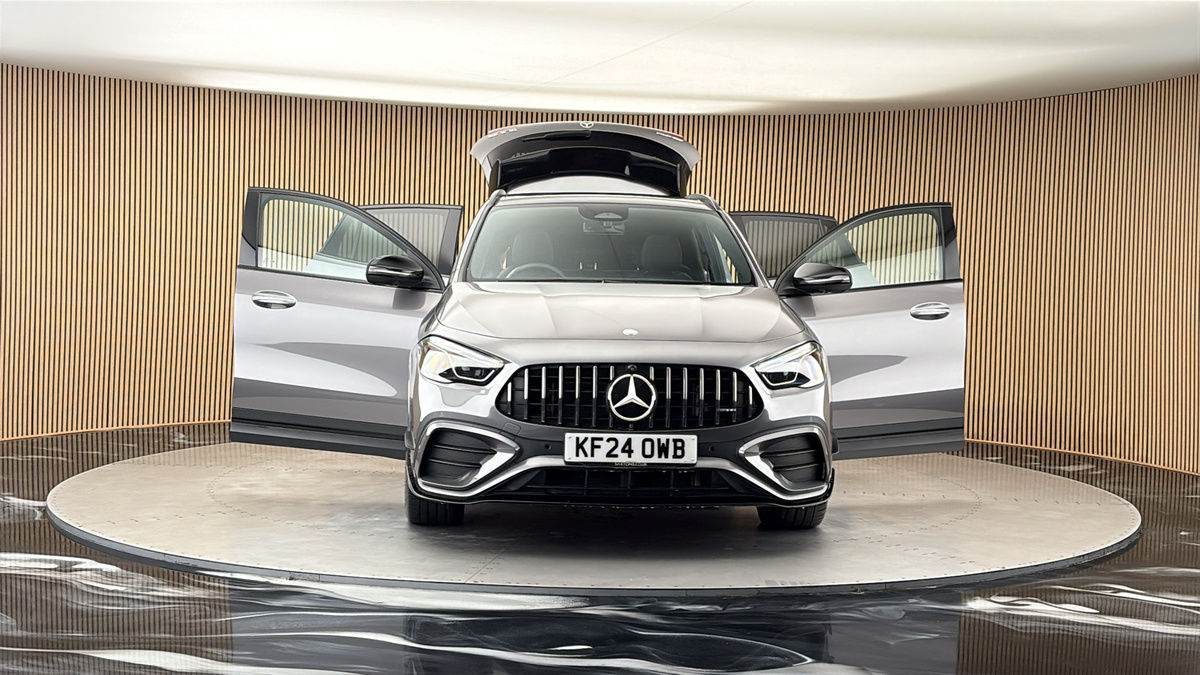 More views of Mercedes-Benz GLA