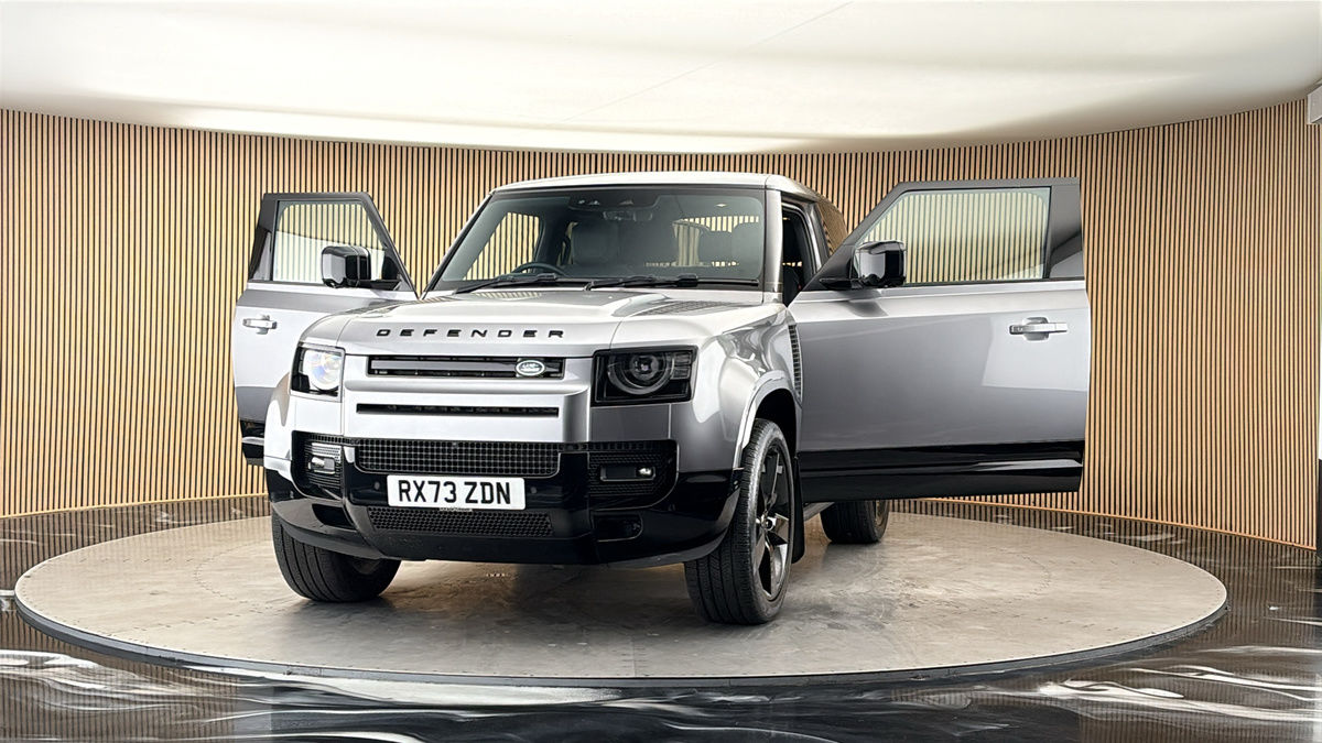 More views of Land Rover Defender 90