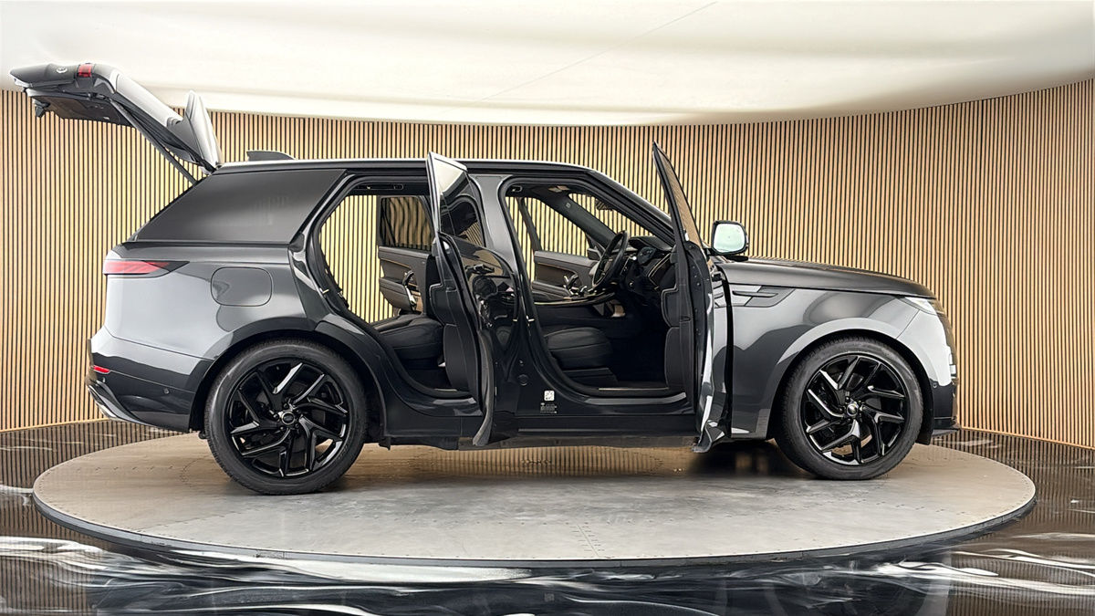 More views of Land Rover Range Rover Sport