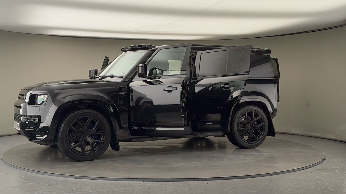 More views of Land Rover Defender 110