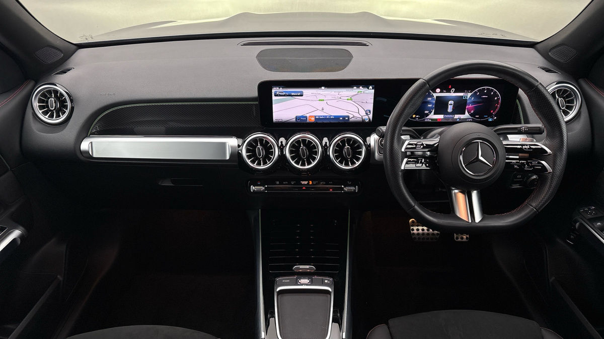 Mercedes-Benz GLB Image 12