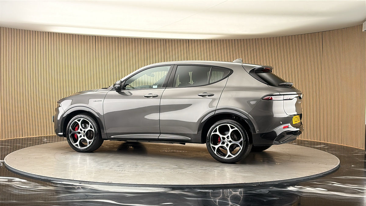 More views of Alfa Romeo Tonale