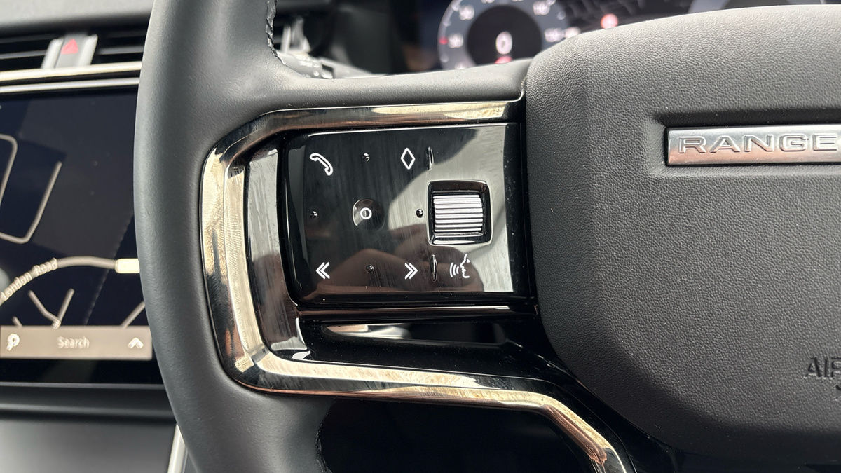 Land Rover Range Rover Velar Image 13