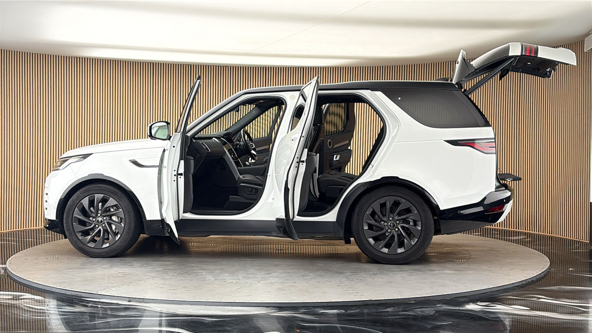 More views of Land Rover Discovery