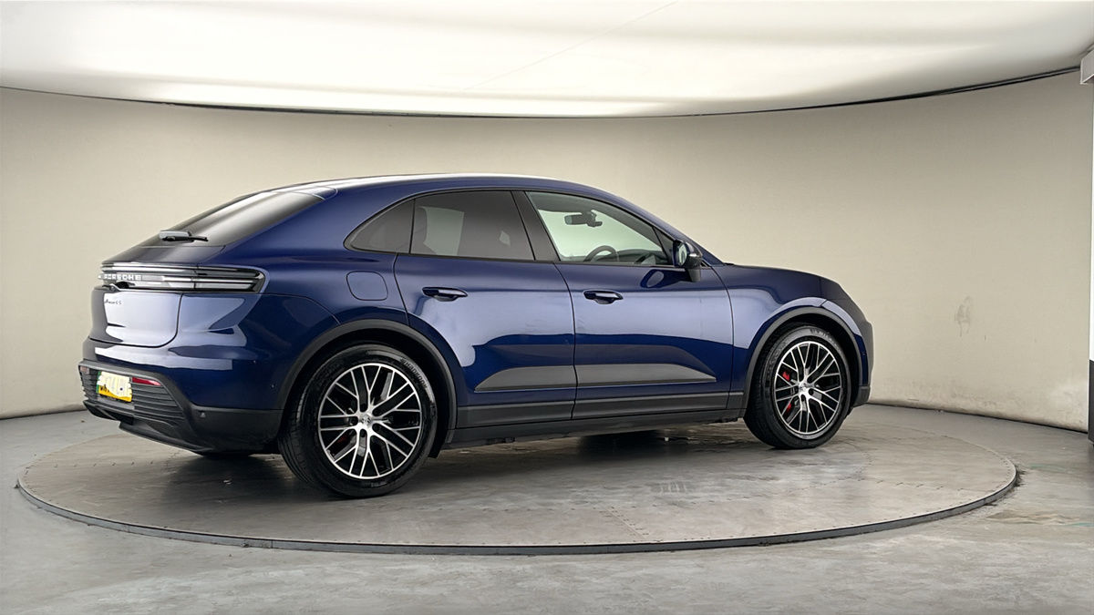 More views of Porsche Macan