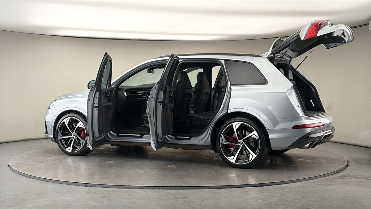 More views of Audi SQ7
