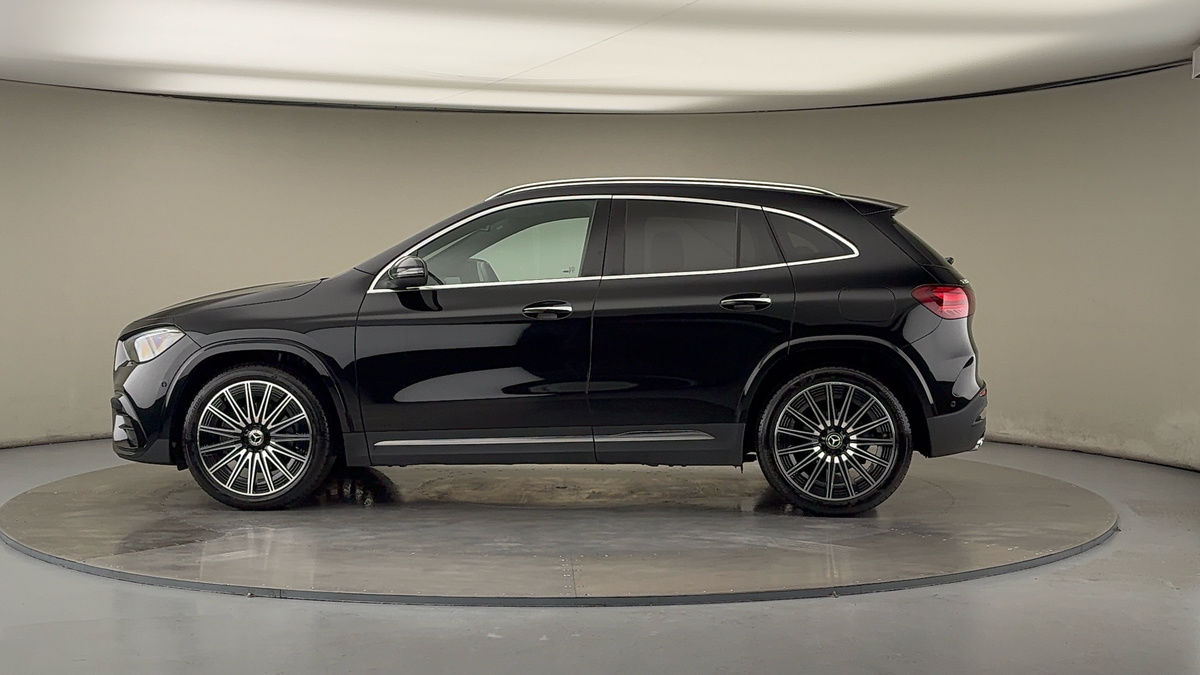 More views of Mercedes-Benz GLA
