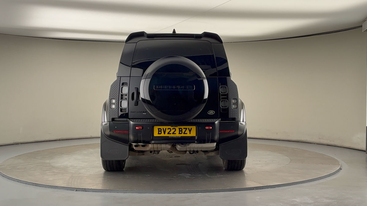 Land Rover Defender 110 Image 4