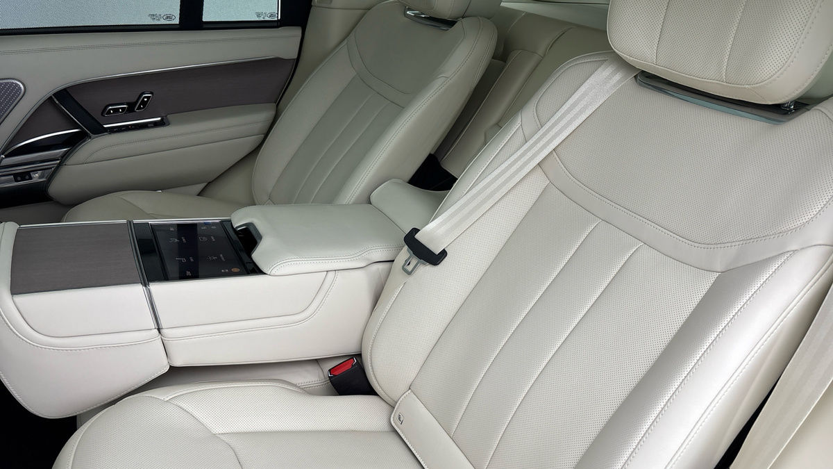 Land Rover Range Rover Image 9