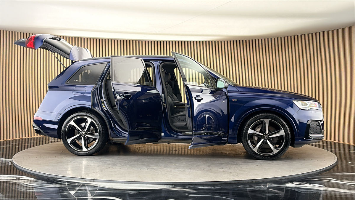 More views of Audi Q7