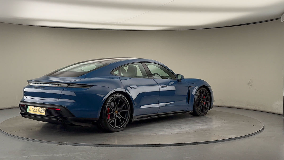 Porsche Taycan Image 21