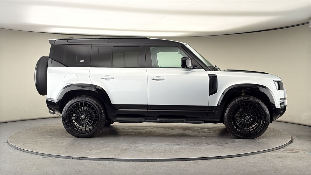 More views of Land Rover Defender 110