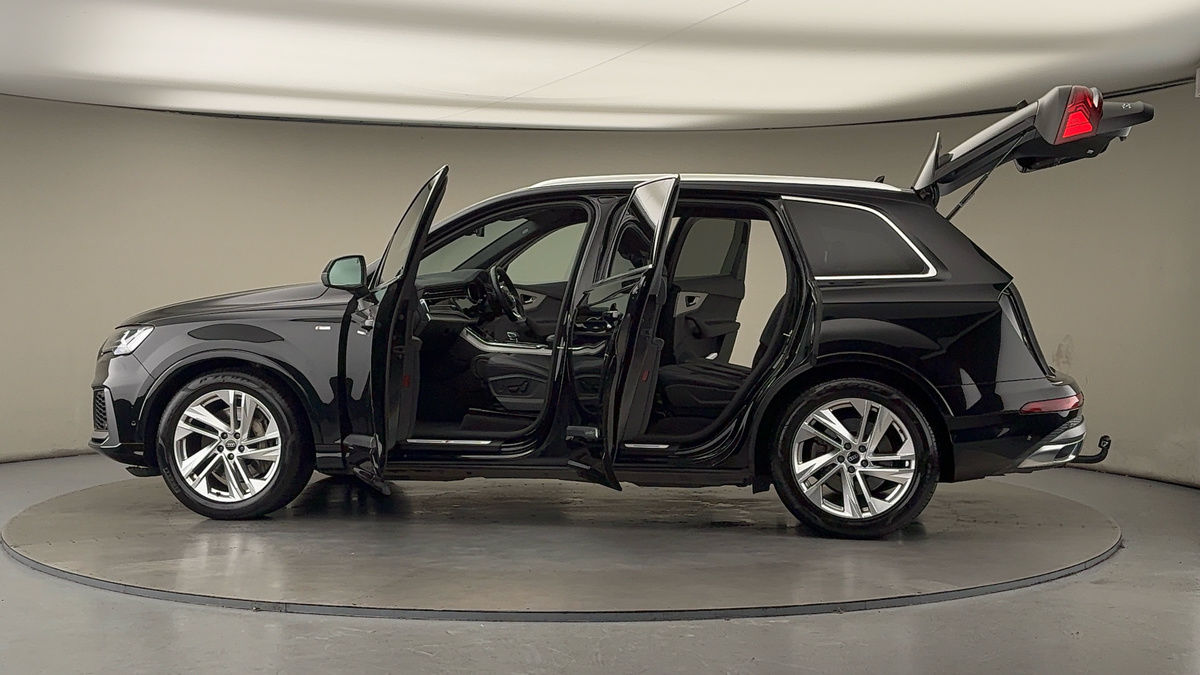 More views of Audi Q7