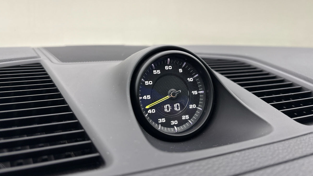 Porsche Cayenne Image 25