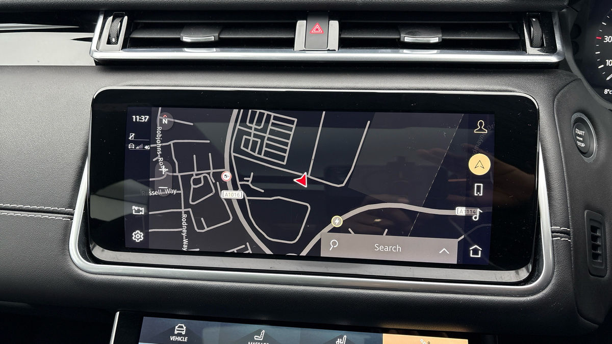 Land Rover Range Rover Velar Image 17